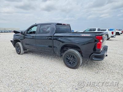 Drugie zdjęcie samochodu z przodu: 2021 CHEVROLET SILVERADO K1500 TRAIL BOSS CUSTOM VIN:1GCPYCEF7MZ370515 - miniatura