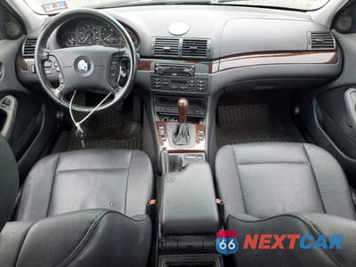 Zdjęcie 8 z 12 samochodu: 2004 BMW 325 VIN:WBAAZ33424KP86224 - miniatura