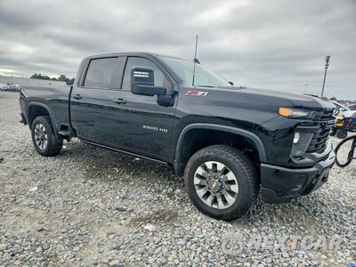 Czwarte zdjęcie samochodu z boku: 2025 CHEVROLET SILVERADO K2500 CUSTOM VIN:2GC4KMEY4S1101163 - miniatura
