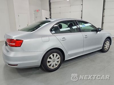 Trzecie zdjęcie samochodu z tyłu: 2015 VOLKSWAGEN JETTA BASE VIN:3VW2K7AJ2FM336612 - miniatura