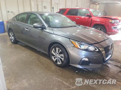 Czwarte zdjęcie samochodu z boku: 2019 NISSAN ALTIMA S VIN:1N4BL4BV2KC171629 - miniatura