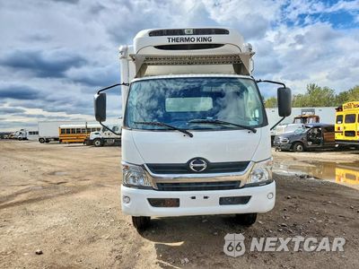 Piąte zdjęcie samochodu w środku: 2020 HINO 195 REFRIGERATED BOX TRUCK VIN:JHHRDM2H7LK010780 - miniatura