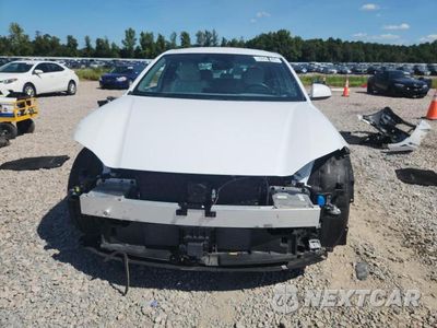 Piąte zdjęcie samochodu w środku: 2023 HYUNDAI IONIQ 6 SEL VIN:KMHM34AC6PA037613 - miniatura