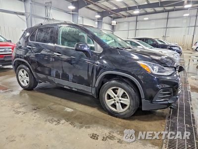 Czwarte zdjęcie samochodu z boku: 2019 CHEVROLET TRAX 1LT VIN:KL7CJPSB5KB913293 - miniatura