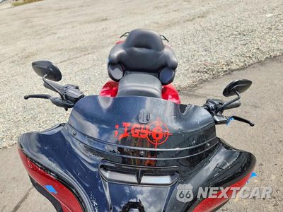 Piąte zdjęcie samochodu w środku: 2021 HARLEY-DAVIDSON FLHTK VIN:1HD1KEF1XMB645646 - miniatura
