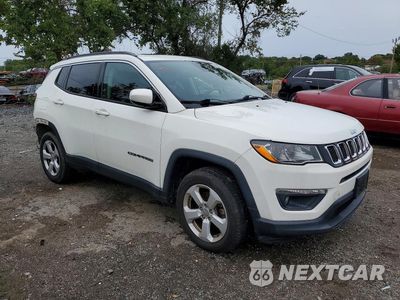 Czwarte zdjęcie samochodu z boku: 2017 JEEP COMPASS LATITUDE VIN:3C4NJDBB5HT692442 - miniatura
