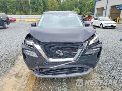 Piąte zdjęcie samochodu w środku: 2021 NISSAN ROGUE SV VIN:5N1AT3BB0MC768542 - miniatura