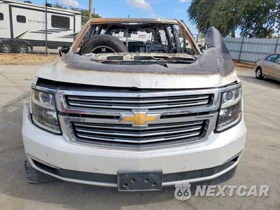 Piąte zdjęcie samochodu w środku: 2017 CHEVROLET SUBURBAN C1500 PREMIER VIN:1GNSCJKC5HR398477 - miniatura
