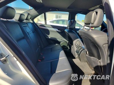 Zdjęcie 10 z 13 samochodu: 2012 MERCEDES-BENZ C 250 VIN:WDDGF4HB2CR207893 - miniatura
