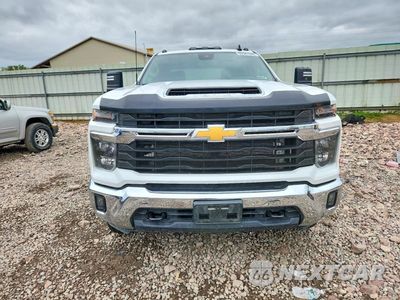 Piąte zdjęcie samochodu w środku: 2024 CHEVROLET SILVERADO K3500 LT VIN:2GC4YTEYXR1102482 - miniatura