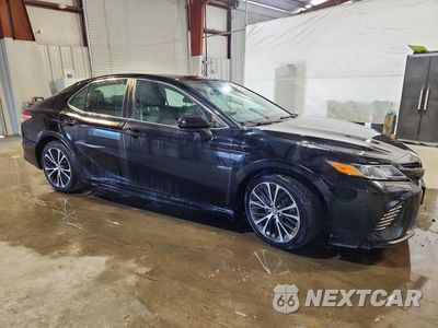 Czwarte zdjęcie samochodu z boku: 2020 TOYOTA CAMRY SE VIN:4T1G11AK0LU355860 - miniatura
