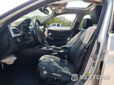 Zdjęcie 7 z 12 samochodu: 2013 BMW 328 XI VIN:WBA3B3C53DF541334 - miniatura