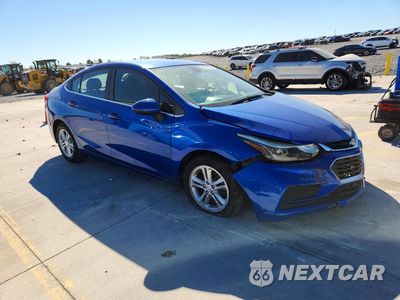 Czwarte zdjęcie samochodu z boku: 2017 CHEVROLET CRUZE LT VIN:1G1BE5SM9H7197625 - miniatura