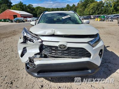 Piąte zdjęcie samochodu w środku: 2022 TOYOTA RAV4 XLE PREMIUM VIN:JTMA1RFV0ND088119 - miniatura