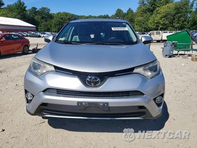 Piąte zdjęcie samochodu w środku: 2017 TOYOTA RAV4 XLE VIN:2T3RFREV0HW616545 - miniatura
