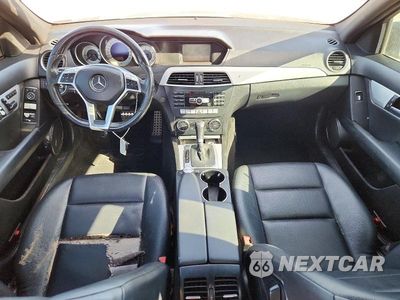Zdjęcie 8 z 12 samochodu: 2013 MERCEDES-BENZ C 250 VIN:WDDGF4HB3DR267618 - miniatura