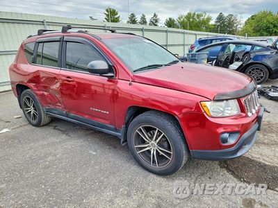 Czwarte zdjęcie samochodu z boku: 2011 JEEP COMPASS LIMITED VIN:1J4NF5FB2BD176564 - miniatura