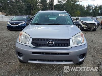 Piąte zdjęcie samochodu w środku: 2004 TOYOTA RAV4 BASE VIN:JTEHD20V546019477 - miniatura