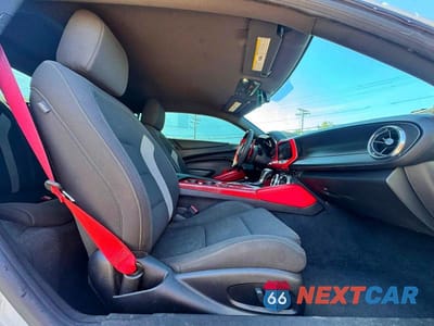 Piąte zdjęcie samochodu w środku: 2020 CHEVROLET CAMARO LS VIN:1G1FB1RS8L0147369 - miniatura
