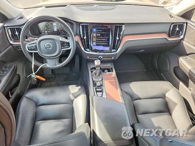 Zdjęcie 8 z 12 samochodu: 2021 VOLVO S60 T5 MOMENTUM VIN:7JR102TZ4MG118478 - miniatura