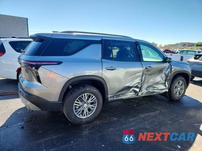 Trzecie zdjęcie samochodu z tyłu: 2027 CHEVROLET TRAVERSE LT VIN:1GNERGKS9VJ111304 - miniatura