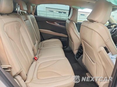 Zdjęcie 10 z 12 samochodu: 2022 LINCOLN NAUTILUS RESERVE VIN:2LMPJ8K92NBL03390 - miniatura