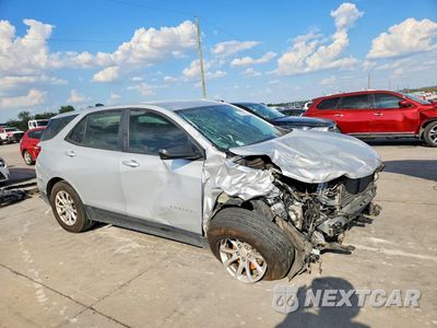 Czwarte zdjęcie samochodu z boku: 2020 CHEVROLET EQUINOX LS VIN:2GNAXHEV0L6223421 - miniatura