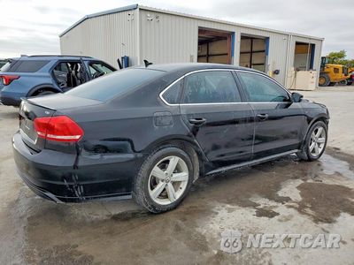 Trzecie zdjęcie samochodu z tyłu: 2015 VOLKSWAGEN PASSAT S VIN:1VWAS7A38FC097081 - miniatura