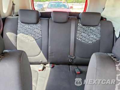 Zdjęcie 10 z 13 samochodu: 2010 KIA SOUL + VIN:KNDJT2A28A7117390 - miniatura