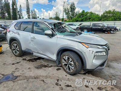 Czwarte zdjęcie samochodu z boku: 2023 NISSAN ROGUE SV VIN:5N1BT3BA6PC938340 - miniatura