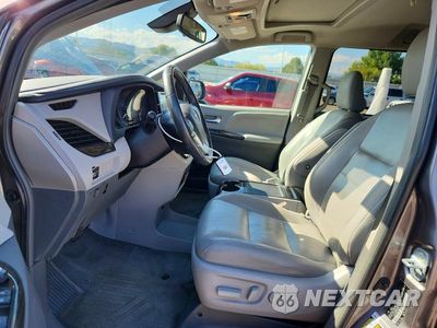Zdjęcie 7 z 13 samochodu: 2018 TOYOTA SIENNA XLE 8-PASSENGER VIN:5TDYZ3DC9JS928399 - miniatura