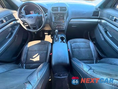 Zdjęcie 9 z 10 samochodu: 2019 FORD EXPLORER XLT VIN:1FM5K8D83KGA03110 - miniatura