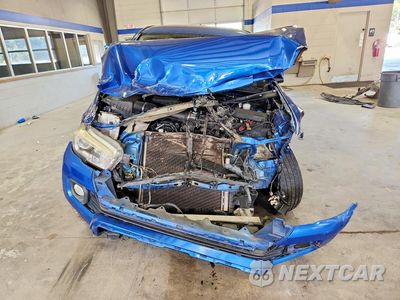 Piąte zdjęcie samochodu w środku: 2018 TOYOTA TACOMA SR5 V6 VIN:5TFAZ5CN4JX055607 - miniatura