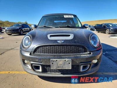 Piąte zdjęcie samochodu w środku: 2009 MINI COOPER S VIN:WMWMF73589TT96560 - miniatura
