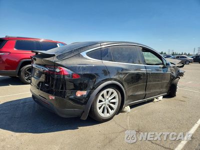Trzecie zdjęcie samochodu z tyłu: 2018 TESLA MODEL X VIN:5YJXCBE26JF116009 - miniatura