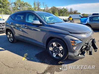 Czwarte zdjęcie samochodu z boku: 2024 HYUNDAI KONA SEL VIN:KM8HC3ABXRU081621 - miniatura