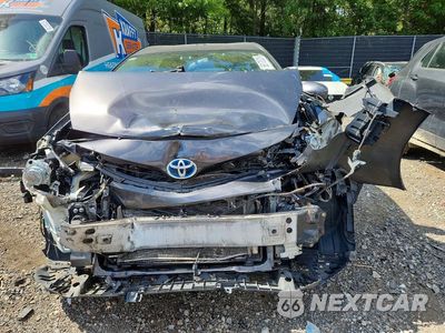 Piąte zdjęcie samochodu w środku: 2015 TOYOTA PRIUS V THREE VIN:JTDZN3EU2FJ026463 - miniatura