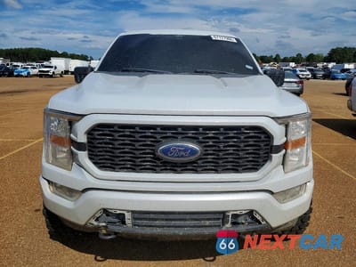 Piąte zdjęcie samochodu w środku: 2022 FORD F150 SUPERCREW VIN:1FTFW1E5XNKE14403 - miniatura