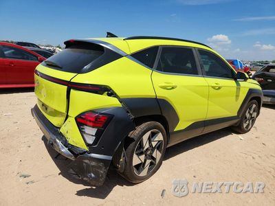 Trzecie zdjęcie samochodu z tyłu: 2024 HYUNDAI KONA LIMITED VIN:KM8HE3A3XRU168602 - miniatura
