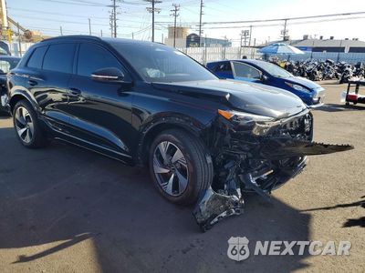 Czwarte zdjęcie samochodu z boku: 2025 AUDI Q6 E-TRON PREMIUM VIN:WA114BGF5SA031119 - miniatura