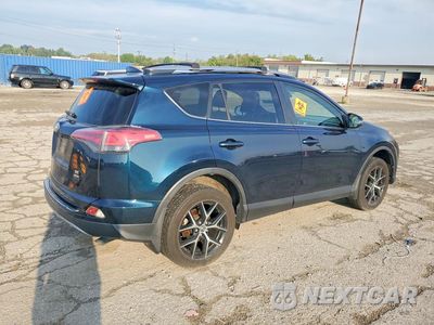 Trzecie zdjęcie samochodu z tyłu: 2017 TOYOTA RAV4 SE VIN:JTMJFREV0HJ716527 - miniatura