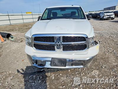 Piąte zdjęcie samochodu w środku: 2023 RAM 1500 CLASSIC TRADESMAN VIN:3C6JR6DGXPG660838 - miniatura