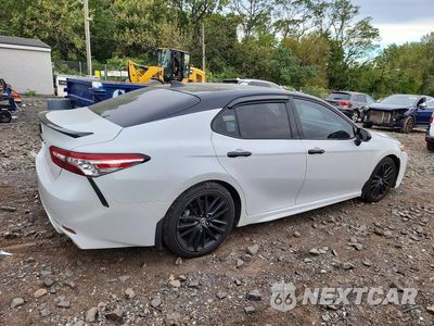 Trzecie zdjęcie samochodu z tyłu: 2020 TOYOTA CAMRY XSE VIN:4T1K61AK9LU381336 - miniatura