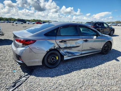 Trzecie zdjęcie samochodu z tyłu: 2019 HYUNDAI SONATA SE VIN:5NPE24AF8KH743960 - miniatura