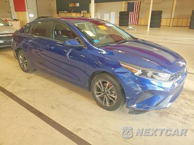 Czwarte zdjęcie samochodu z boku: 2024 KIA FORTE LXS VIN:3KPF24AD7RE758077 - miniatura