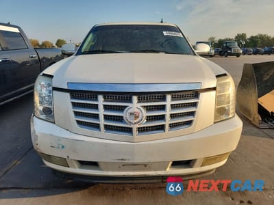 Piąte zdjęcie samochodu w środku: 2010 CADILLAC ESCALADE ESV LUXURY VIN:1GYUKHEF8AR138349 - miniatura