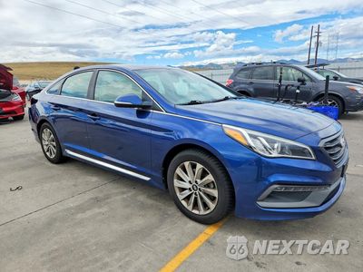 Czwarte zdjęcie samochodu z boku: 2017 HYUNDAI SONATA SPORT VIN:5NPE34AF1HH526630 - miniatura