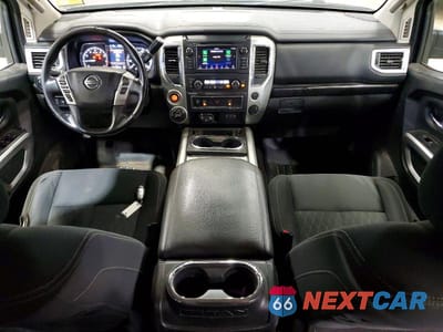 Zdjęcie 8 z 12 samochodu: 2019 NISSAN TITAN SV VIN:1N6AA1E54KN500094 - miniatura