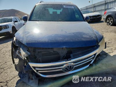 Piąte zdjęcie samochodu w środku: 2011 VOLKSWAGEN TIGUAN S VIN:WVGAV7AX8BW506181 - miniatura