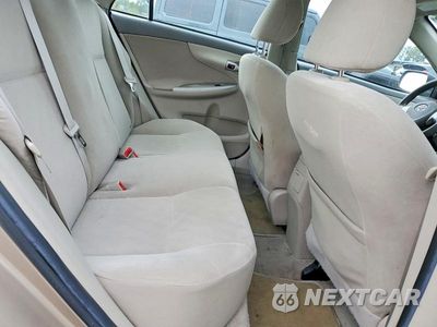 Zdjęcie 10 z 12 samochodu: 2010 TOYOTA COROLLA LE VIN:2T1BU4EE0AC470349 - miniatura